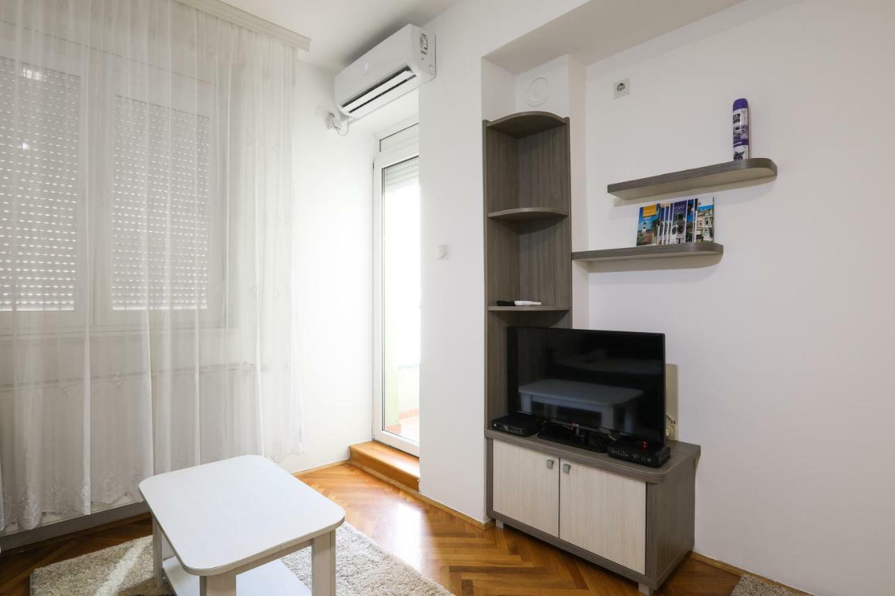 Apartment Promenada 35 โนวีซาด ภายนอก รูปภาพ