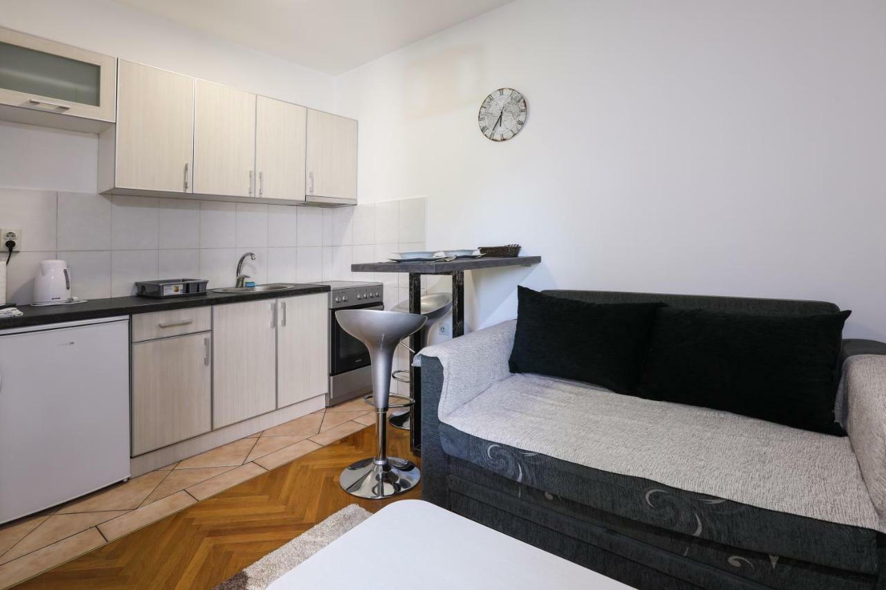 Apartment Promenada 35 โนวีซาด ภายนอก รูปภาพ